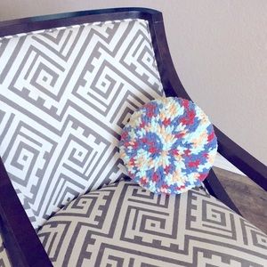NWT Chunky Knit Round Pillow versatile